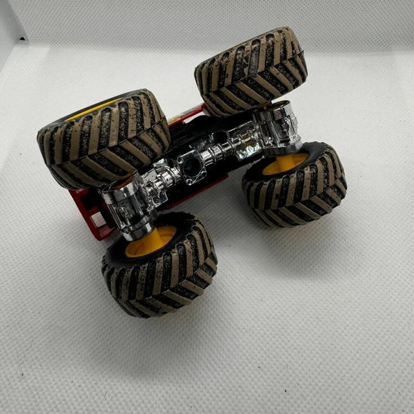 Hot Wheels Monster Jam 1:24 Scale Devastator - Picture 4 of 4